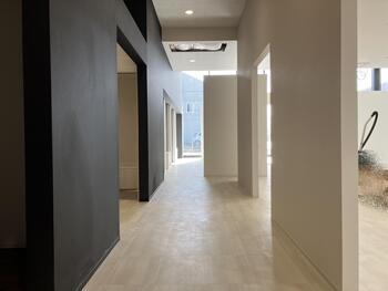 新社屋ストーリー㉗～内装工事床仕上げ～