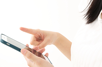スマホでお問い合わせの様子