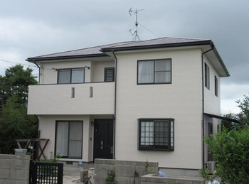 耐久性多彩色模様塗料で大きくイメージチェンジ。