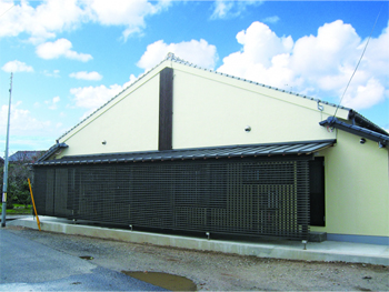 外壁塗装から、増築部分の撤去と新設まで、こちらの要望に柔軟に対応できる点が決め手でした。