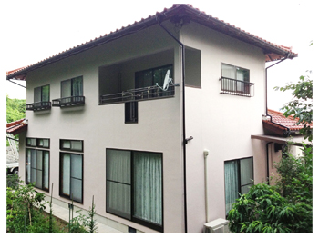 外壁の診断や、塗装前の下地処理から丁寧な仕事をしてくれるとの評判が決め手でした。