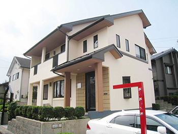 外壁診断の資格を持っているので、安心してフォーシンクさんにお願いできると感じました。