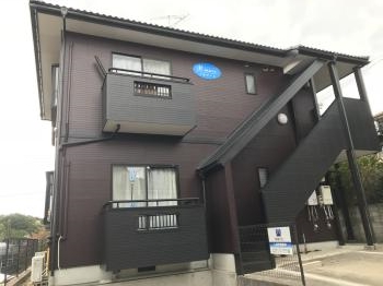 色々と塗装業者の提案を受けておりましたが、やはり１０年保証と塗料の性能で決めました。